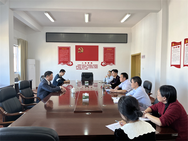 10月14日，常務(wù)副縣長(zhǎng)詹凱赴集團(tuán)調(diào)研指導(dǎo)工作.jpg