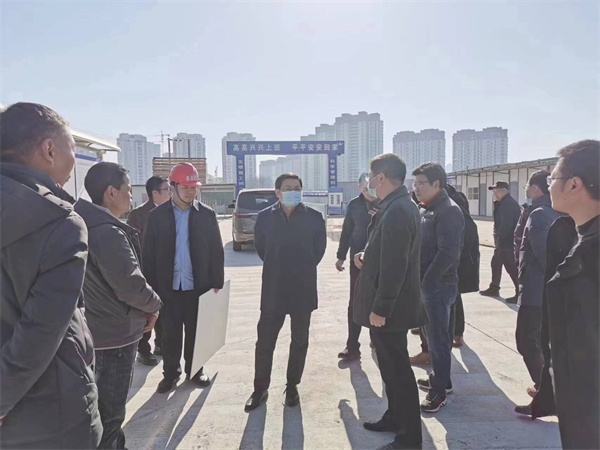 1月30日，朱策常務(wù)副市長調(diào)研徽投大樓復(fù)工情況.jpg