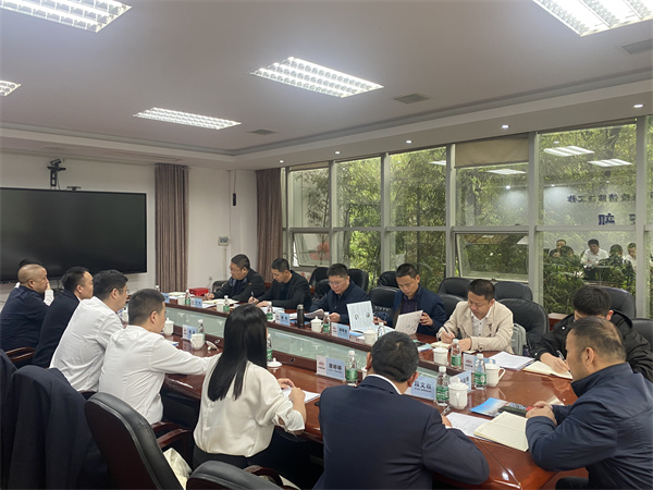 1684223118636723.jpg 4月25日,縣委常委、副縣長詹凱帶隊赴湖南參觀吉首智慧停車指揮中心,潘總、方總陪同調(diào)研。1.jpg