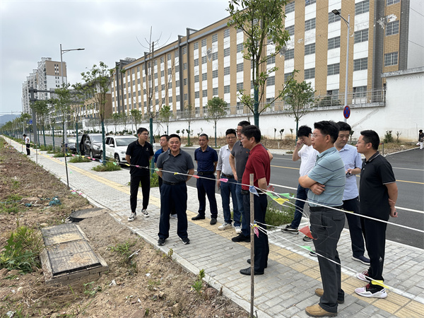 6月1日，詹縣帶隊調(diào)研揚之學校事宜，洪董，張總陪同。.jpg